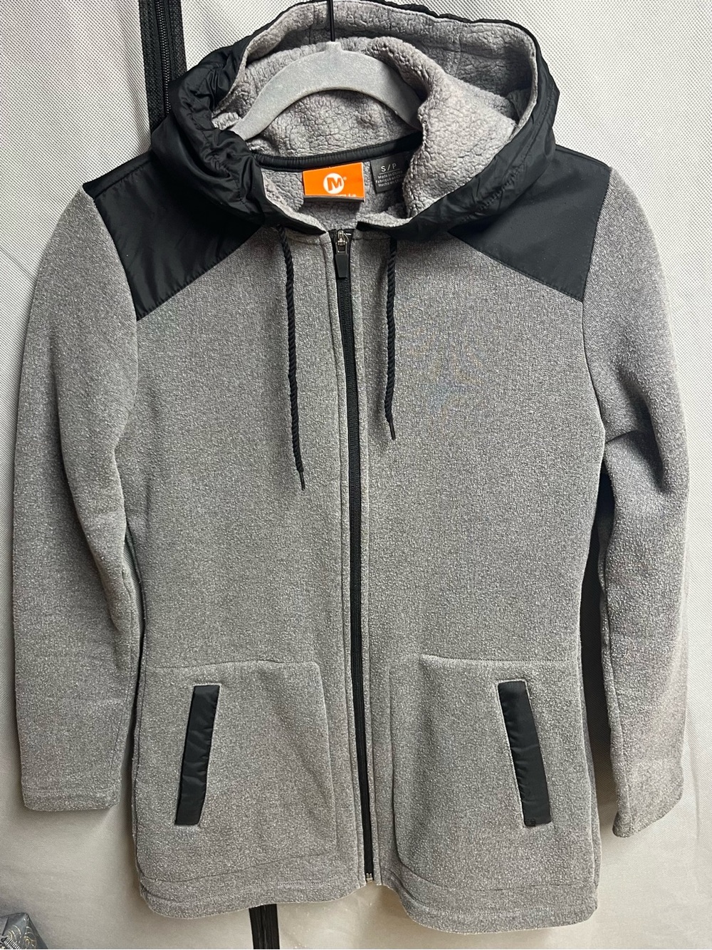 Merrell @SELECT
PERFORMIX • REGULATE Full Zip Women’s size Small